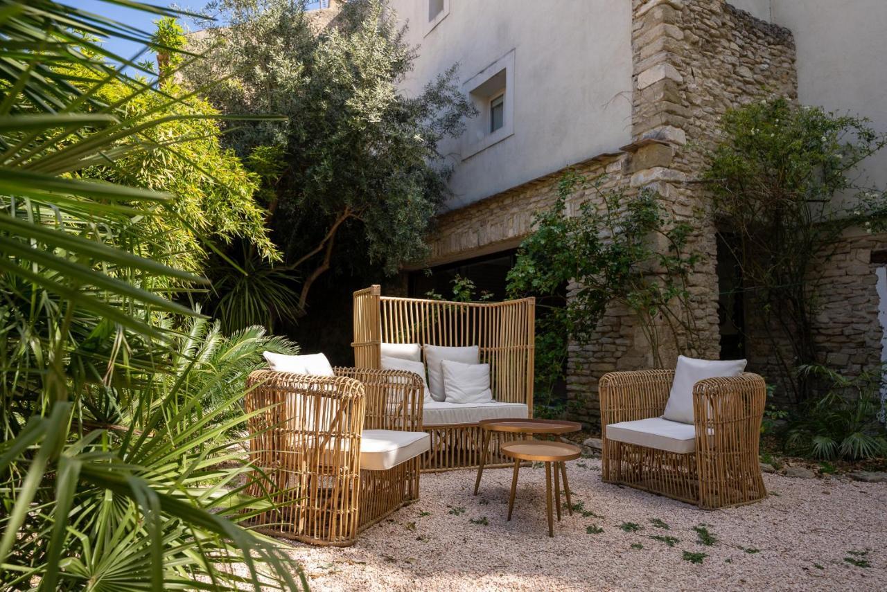 Le Clos Violette Et Le 11 D'Aglae - Hotel De Charme Design De Luxe L'Isle-sur-la-Sorgue Exterior photo
